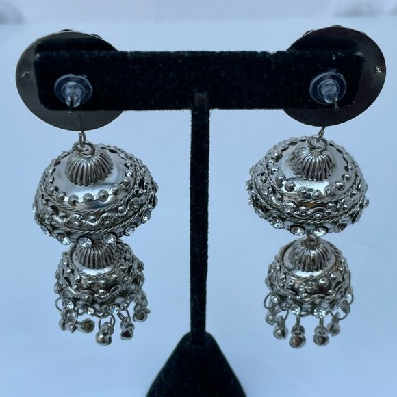 Fashion Earrings Silver Tone Fancy Jewelry Crystal Accents Traditional Earrings - Picture 8 of 11